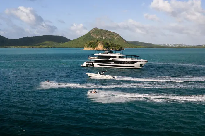 White Star, Motor Yacht charter in Caribbean — photo 2 of 5