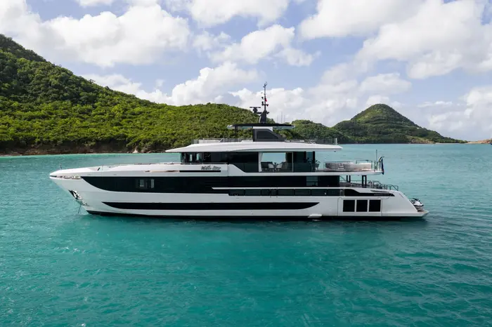 White Star, Motor Yacht charter in Caribbean — photo 3 of 5