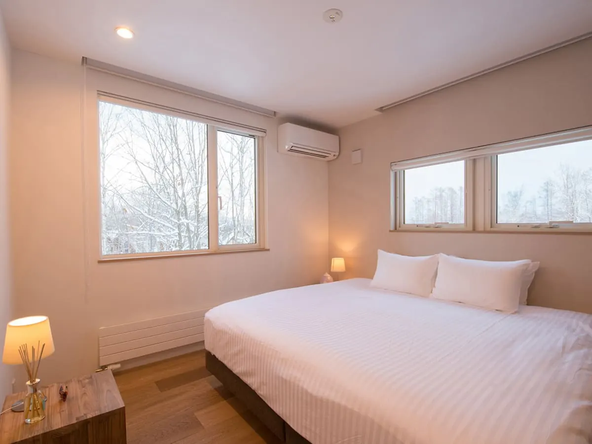 4 BR Japandi Onsen Chalet Niseko, Hirafu (St. Moritz), Niseko, Japan — photo 3 of 16