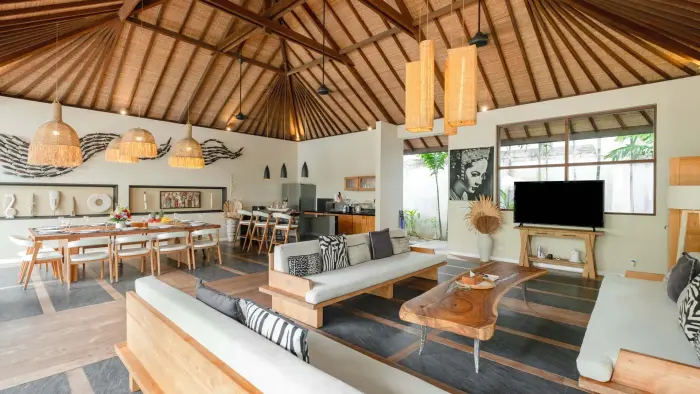 6 BR Infinity-Pool Family Villa Seminyak — luxury villa in Seminyak, Bali