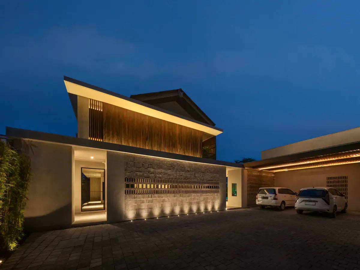 6 BR Walk-to-Beach Modern Villa Canggu, Canggu, Bali, Indonesia — photo 3 of 27