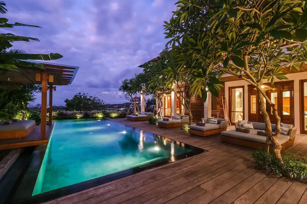 6 BR Ocean-View Infinity-Pool Villa Uluwatu — luxury 6-bedroom villa in Uluwatu, Bali, Indonesia
