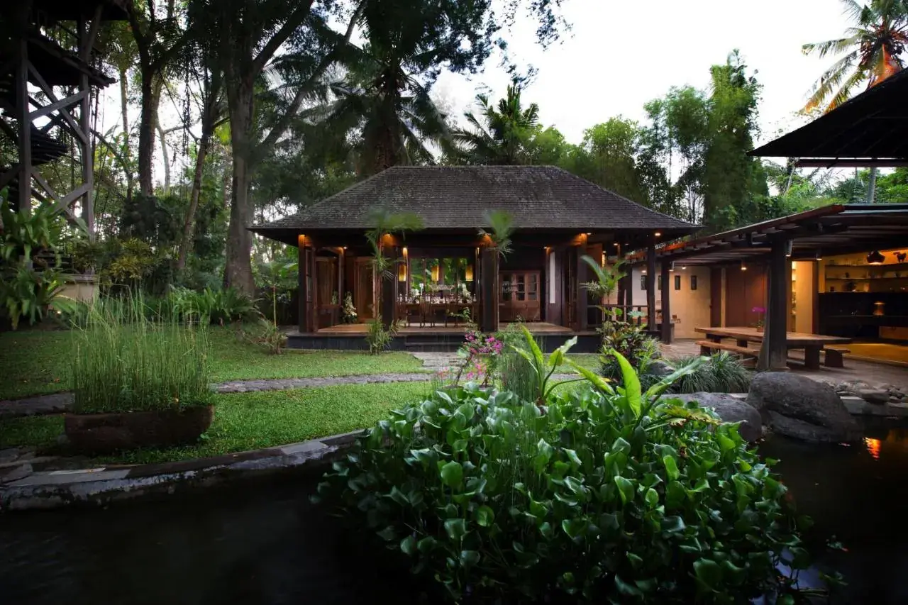 3 BR Tropical Garden Timber Villa Ubud — luxury 3-bedroom villa in Ubud, Bali, Indonesia