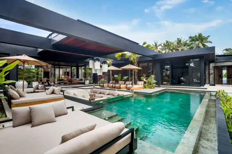 5 BR Tropical-Modern Courtyard Retreat Ubud, Ubud, Bali, Indonesia — photo 2 of 29