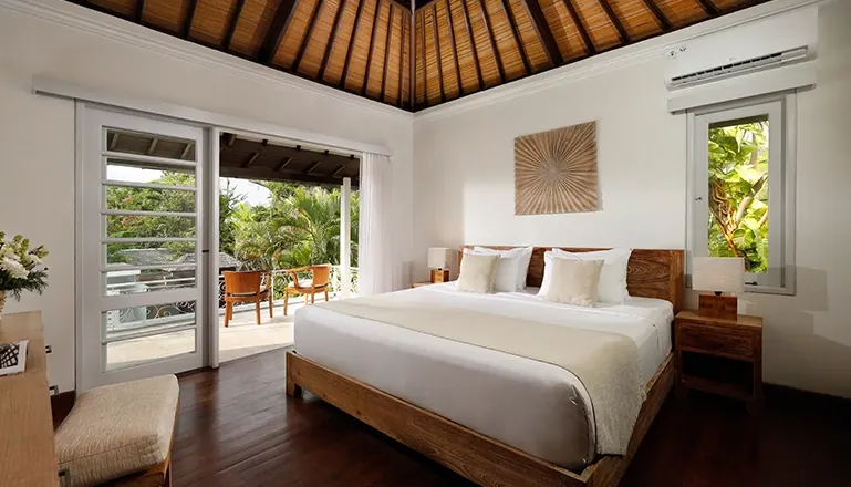 5 BR White Tropical Garden Residence Seminyak, Seminyak, Bali, Indonesia — photo 2 of 19