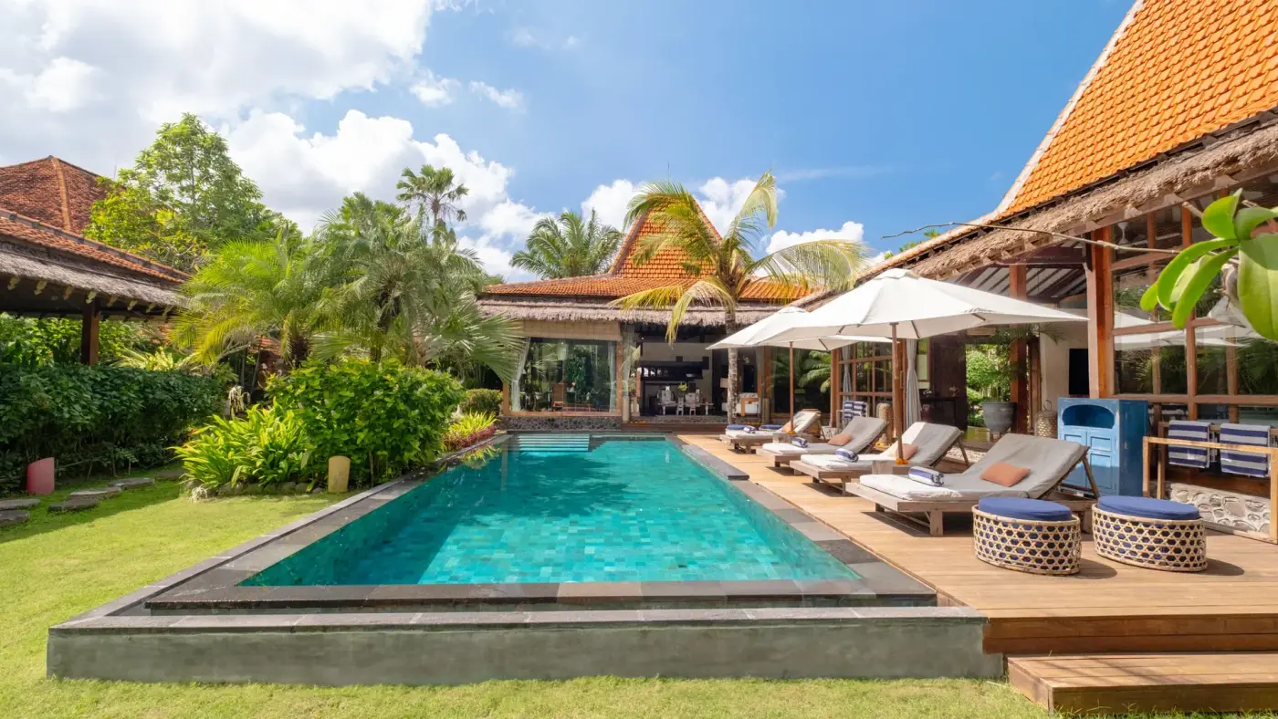 7 BR Private Retreat Canggu — luxury 7-bedroom villa in Canggu, Bali, Indonesia