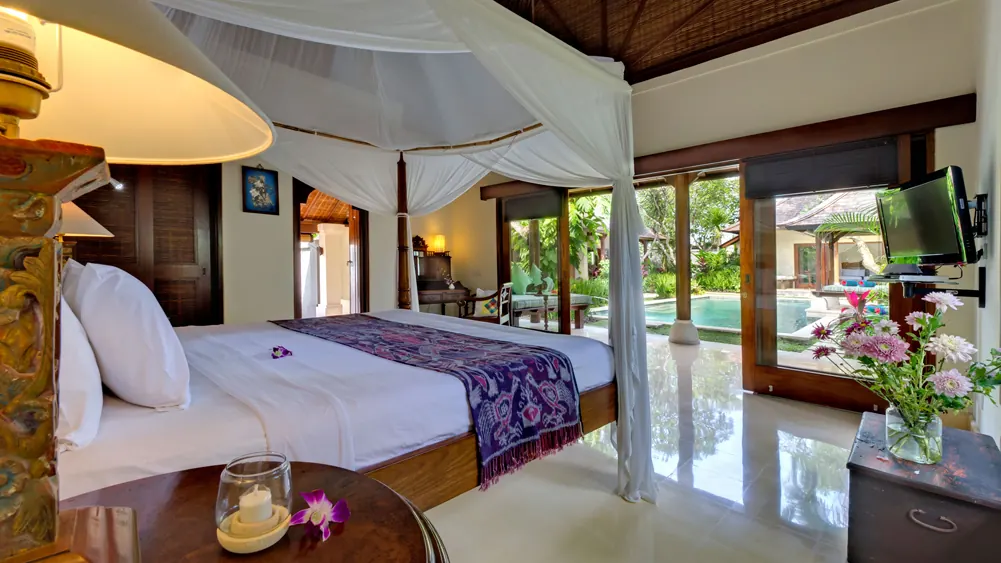 3 BR Balinese Tropical Garden Villa Canggu, Canggu, Bali, Indonesia — photo 3 of 11