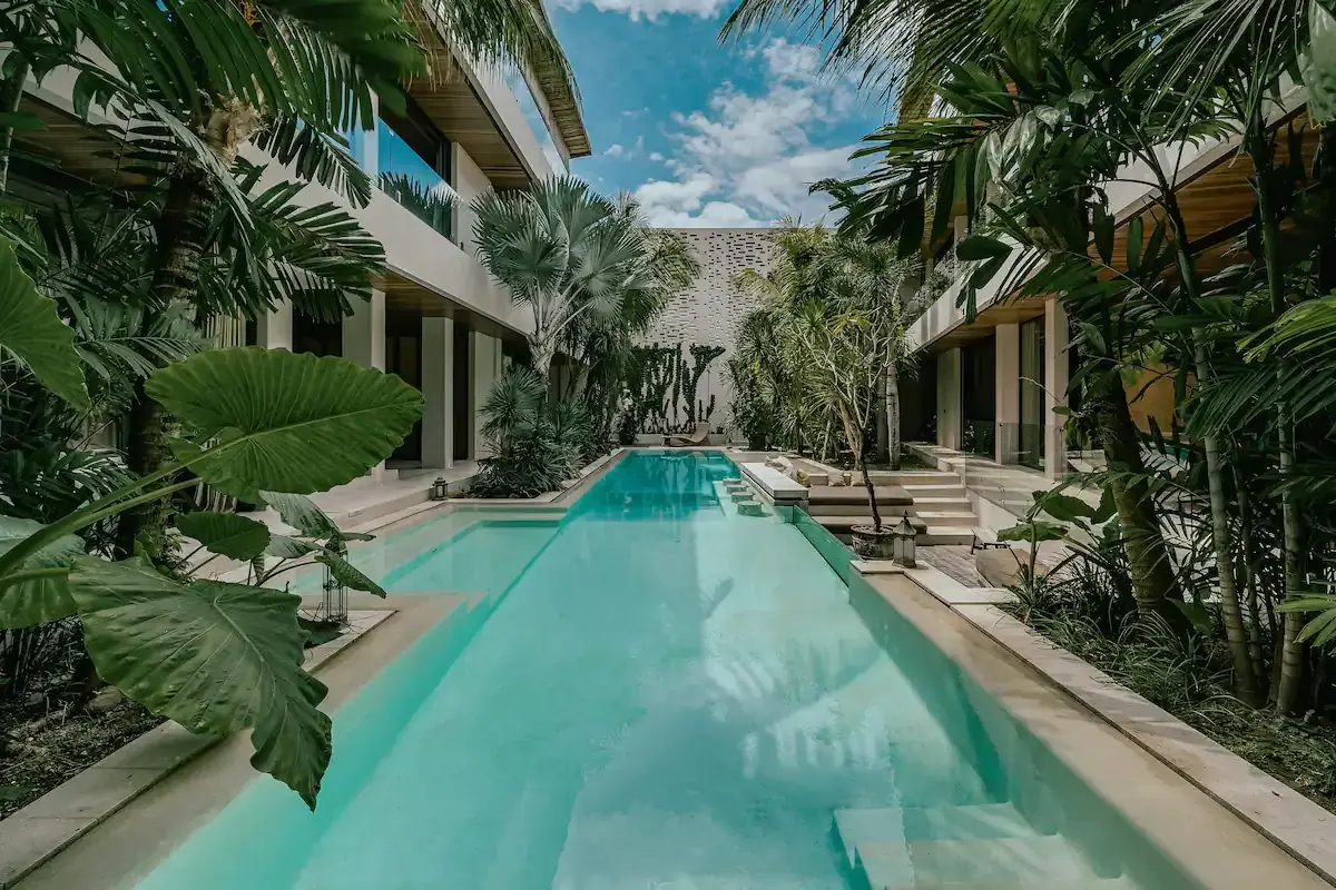 6 BR Walk-to-Beach Tropical Garden Villa Canggu — luxury 6-bedroom villa in Canggu, Bali, Indonesia
