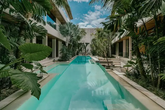 6 BR Walk-to-Beach Tropical Garden Villa Canggu — luxury villa in Canggu, Bali