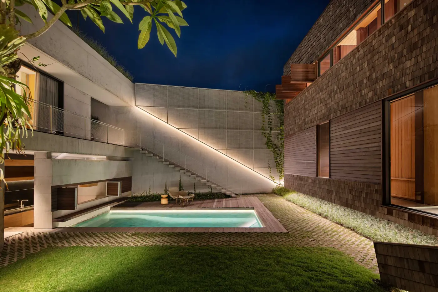 3 BR Contemporary Courtyard Villa Canggu — luxury 3-bedroom villa in Canggu, Bali, Indonesia