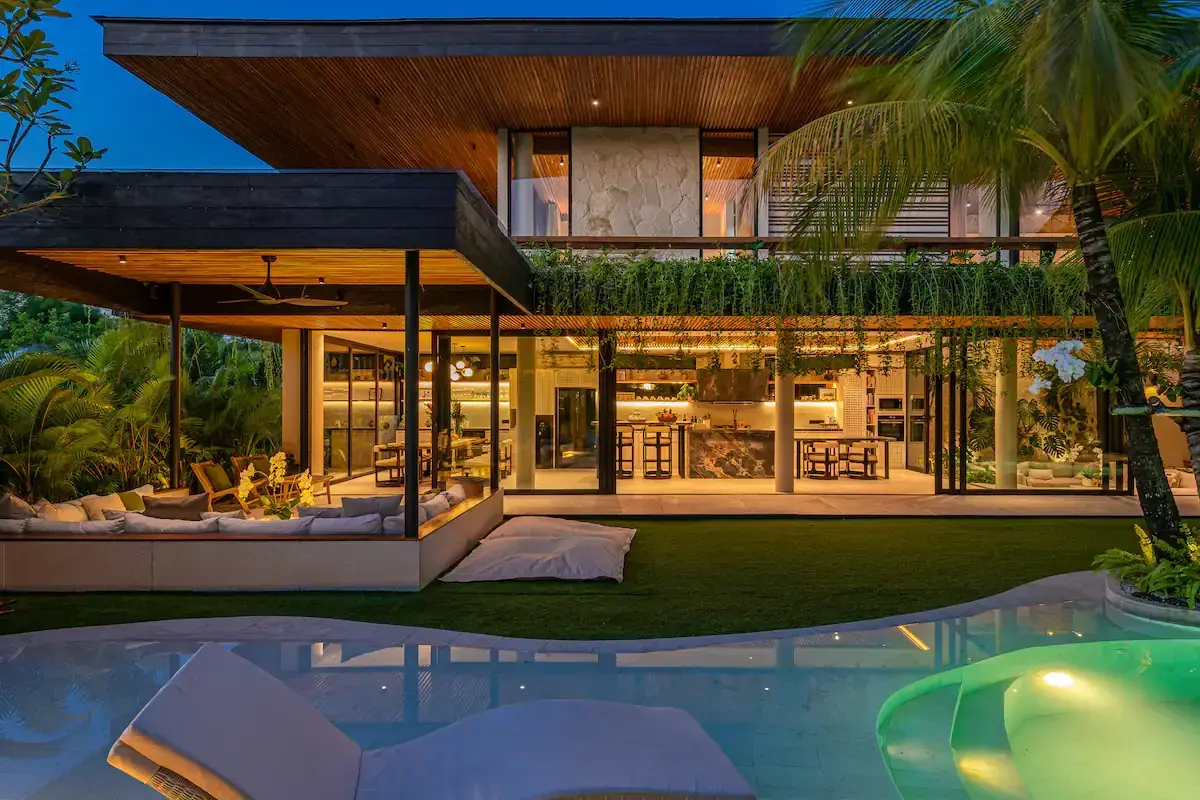 8 BR Tropical-Modern Cinema Estate Canggu — luxury 8-bedroom villa in Canggu, Bali, Indonesia