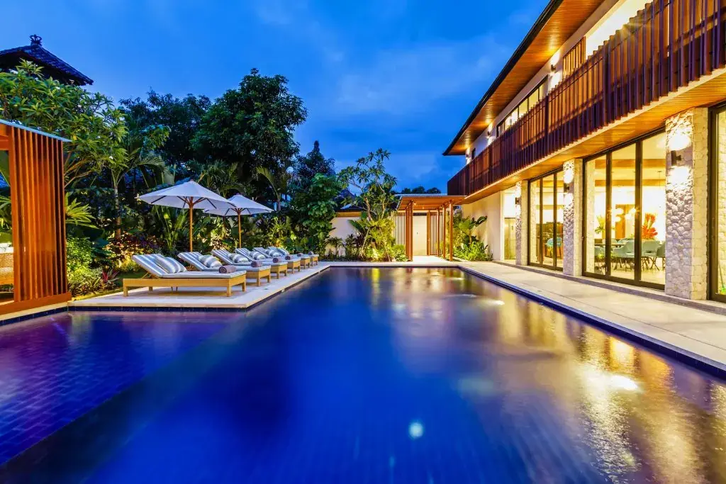6 BR Tropical-Modern Garden Villa Seminyak — luxury 6-bedroom villa in Seminyak, Bali, Indonesia