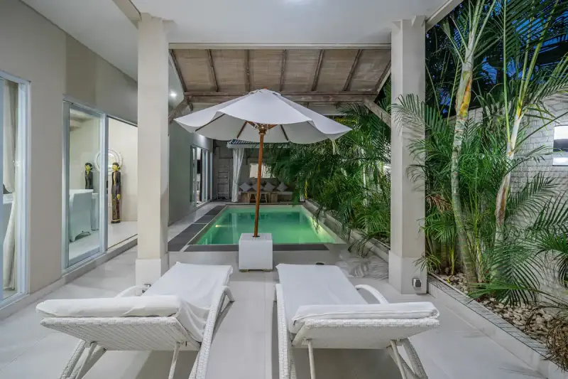5 BR Walk-to-Beach Family Villa Canggu, Canggu, Bali, Indonesia — photo 2 of 27