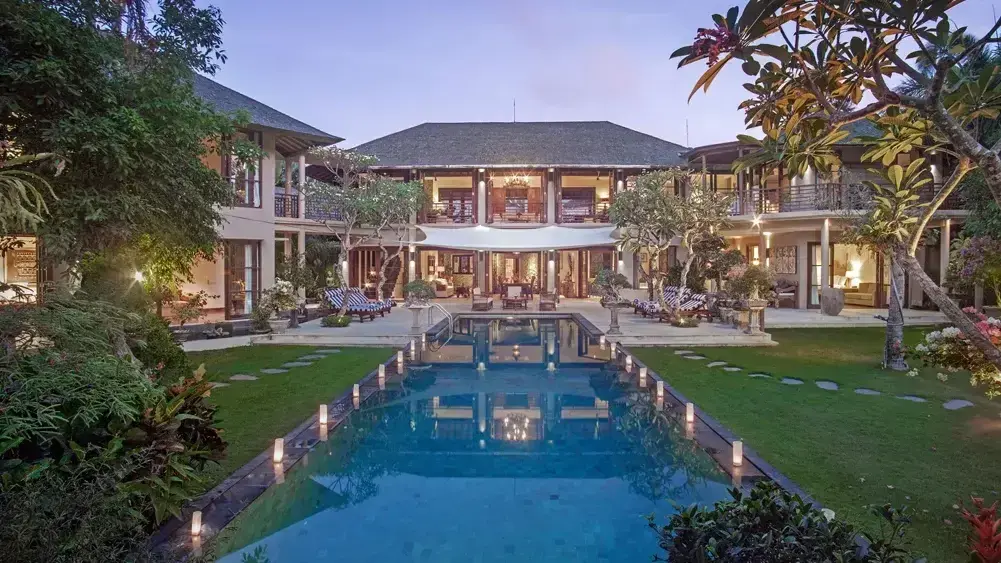 4 BR Architect-Designed Tropical Garden Villa Canggu — luxury 4-bedroom villa in Canggu, Bali, Indonesia