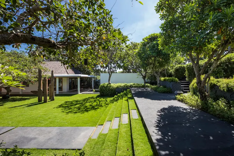 8 BR Clifftop Ocean-View Estate Uluwatu, Uluwatu, Bali, Indonesia — photo 2 of 32