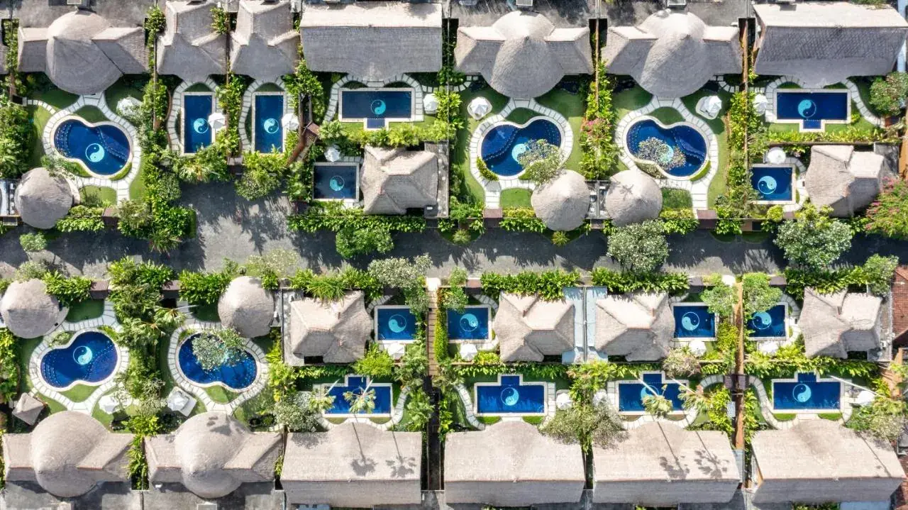 9 BR Tropical Garden Pool Estate Seminyak — luxury 9-bedroom villa in Seminyak, Bali, Indonesia