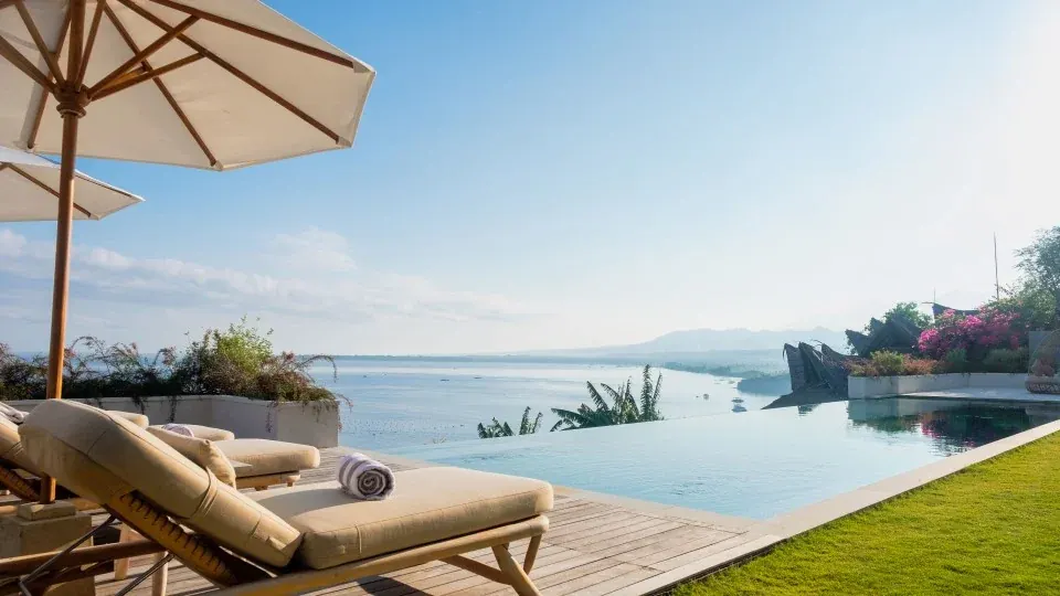 5 BR Clifftop Modern Villa Lombok, Lombok, Indonesia — photo 3 of 15