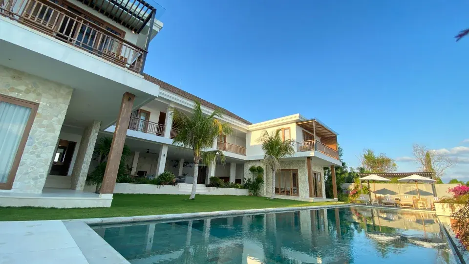 5 BR Clifftop Modern Villa Lombok — luxury villa in Lombok, Indonesia