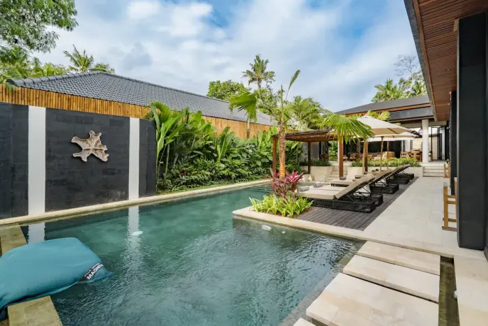 4 BR Tropical-Modern Tropical Garden Villa Ubud — luxury villa in Ubud, Bali