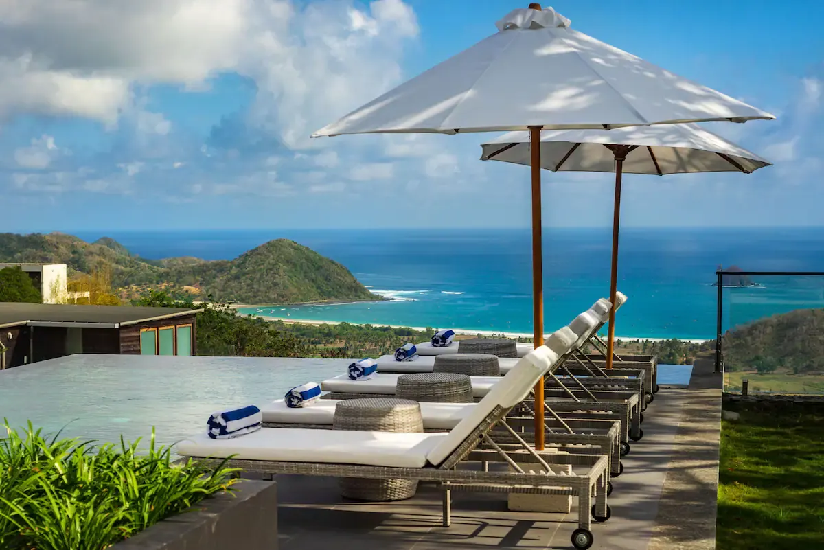 4 BR Infinity-Pool Ocean-View Villa Lombok, Lombok, Indonesia — photo 3 of 29