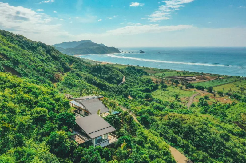 4 BR Ocean-View Tropical-Modern Villa Lombok, Lombok, Indonesia — photo 3 of 29