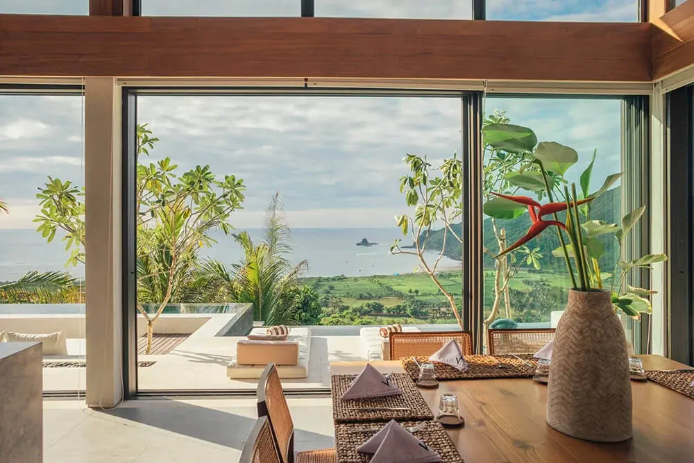 4 BR Ocean-View Tropical-Modern Villa Lombok, Lombok, Indonesia — photo 2 of 29