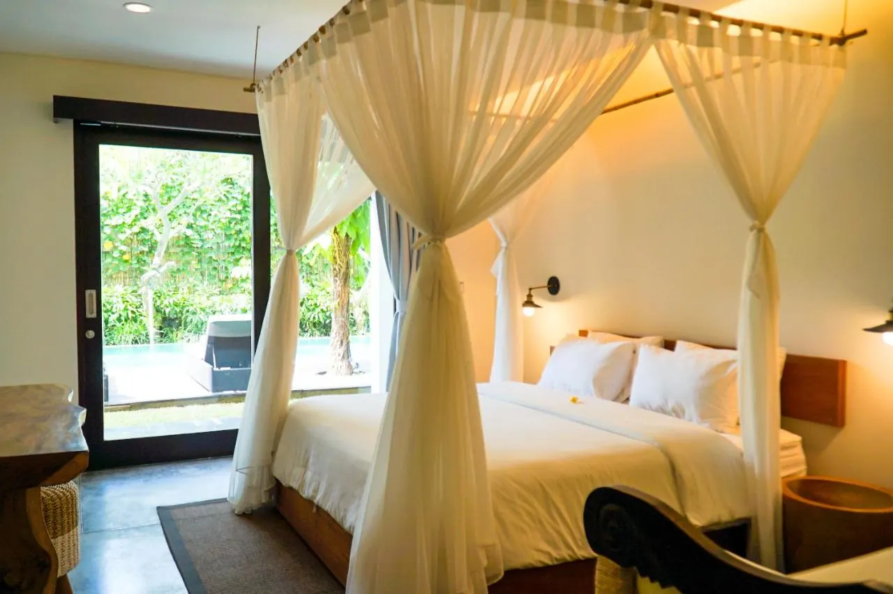 7 BR Tropical Garden Pool Villa Canggu, Canggu, Bali, Indonesia — photo 2 of 30
