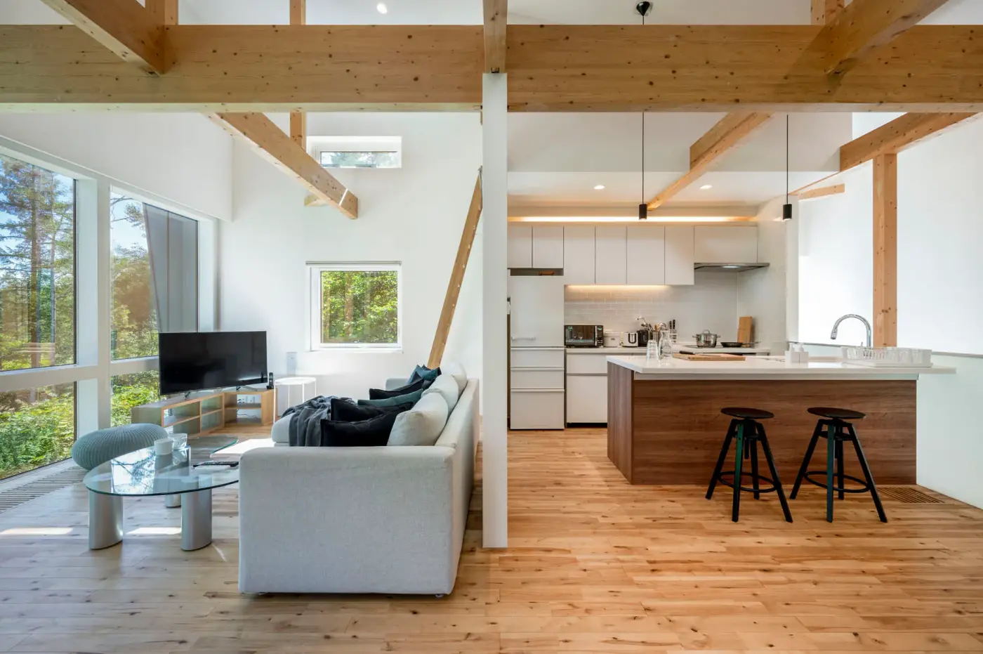 3 BR Japandi Timber Chalet Niseko — luxury 3-bedroom chalet in Hirafu (St. Moritz), Niseko, Japan