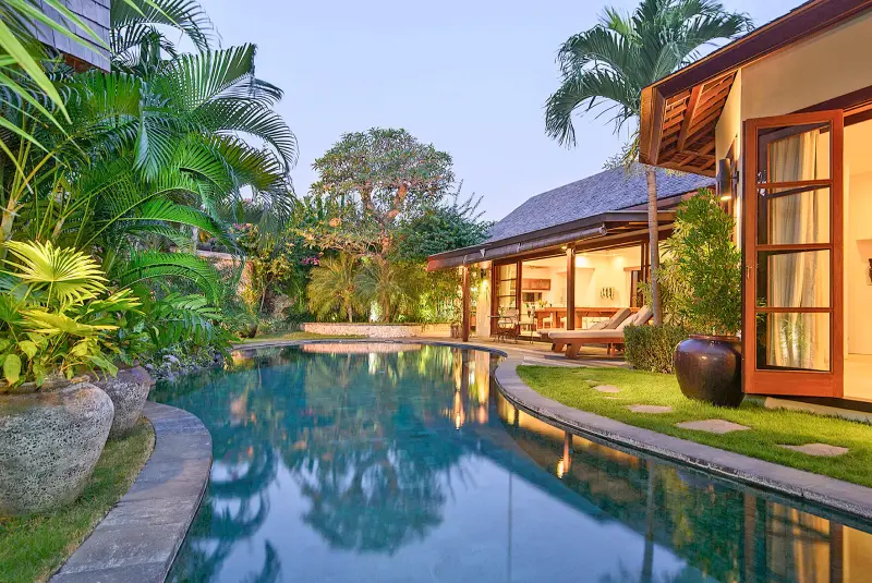 2 BR Beachfront Tropical Garden Villa Seminyak, Seminyak, Bali, Indonesia — photo 3 of 20