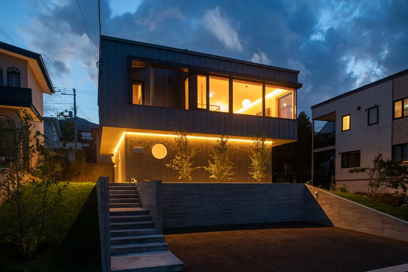 3 BR Mountain-View Sauna Chalet Furano — luxury 3-bedroom chalet in Kitanomine, Furano, Japan