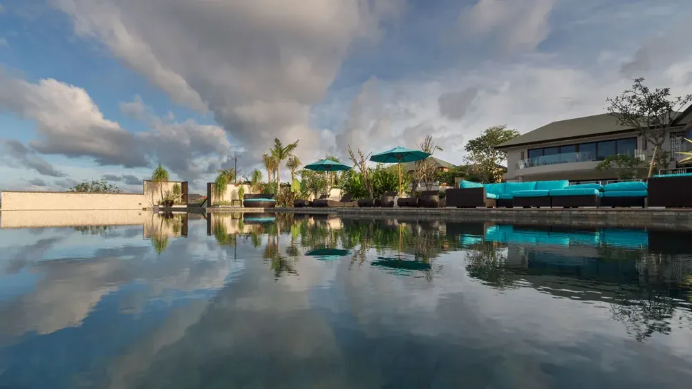 6 BR Clifftop Infinity-Pool Villa Uluwatu, Uluwatu, Bali, Indonesia — photo 3 of 13