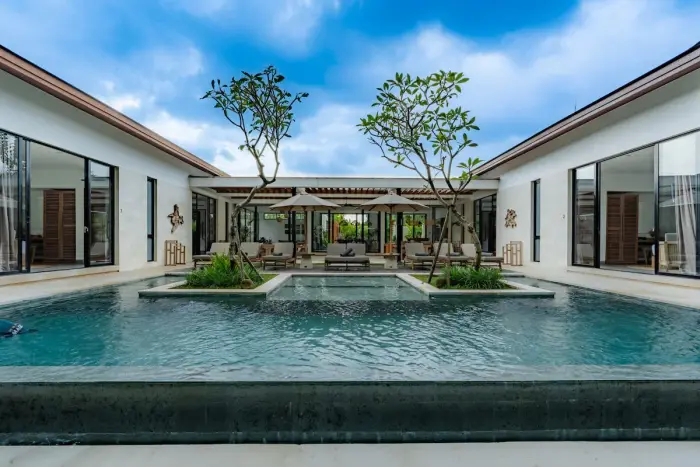 4 BR Tropical-Modern Courtyard Villa Ubud — luxury villa in Ubud, Bali