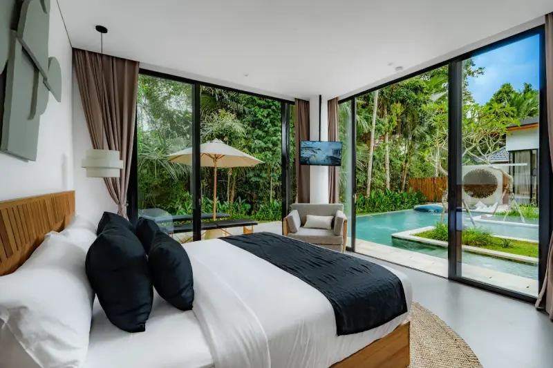 4 BR Tropical-Modern Courtyard Villa Ubud, Ubud, Bali, Indonesia — photo 2 of 30