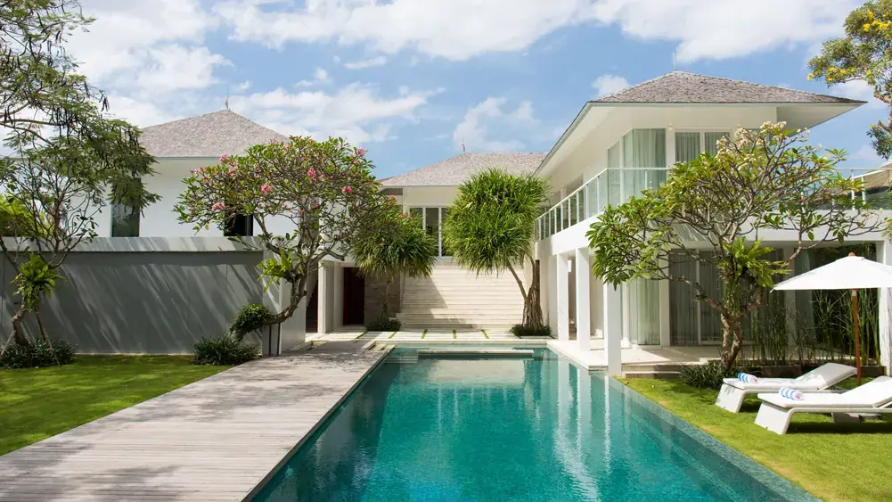 4 BR Walk-to-Beach Contemporary Villa Canggu — luxury 4-bedroom villa in Canggu, Bali, Indonesia