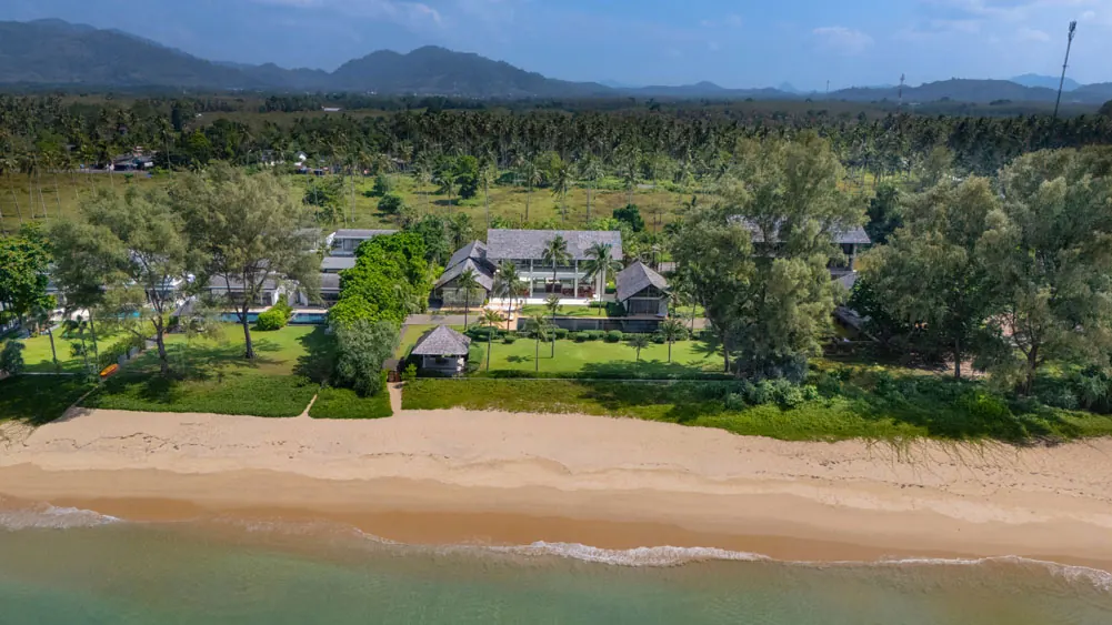 6 BR Beachfront Tropical Garden Villa Phuket — luxury 6-bedroom villa in Phuket, Thailand