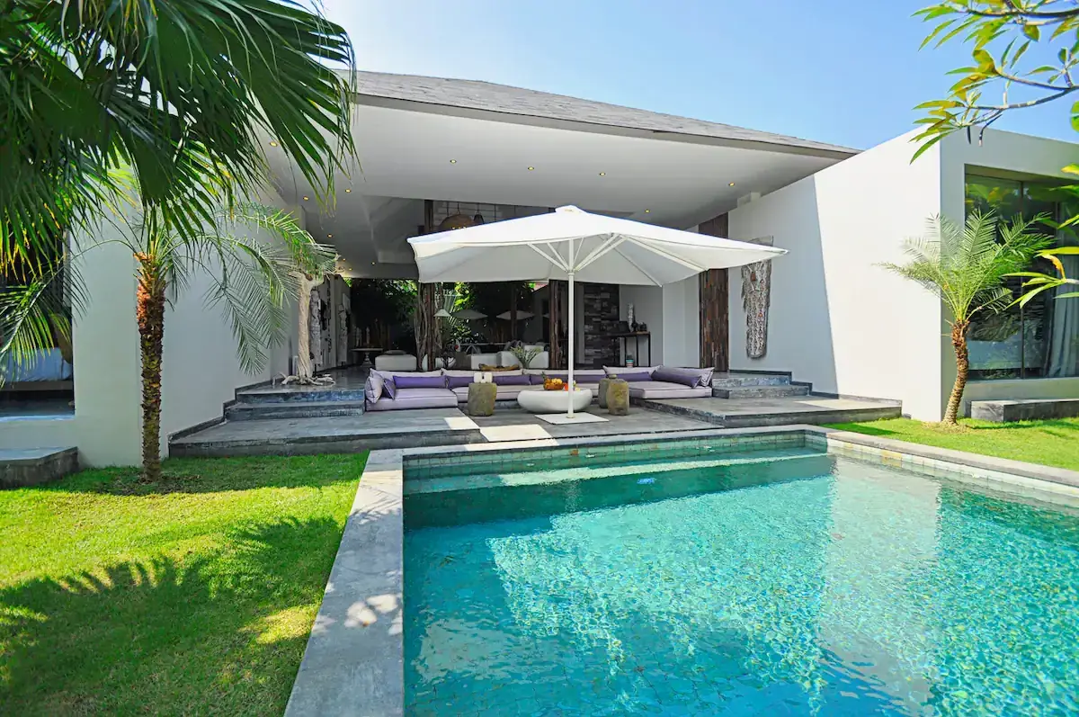 4 BR Open-Air Family Villa Canggu — luxury 4-bedroom villa in Canggu, Bali, Indonesia