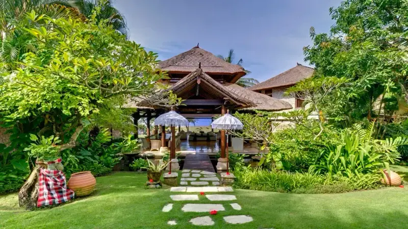6 BR Beachfront Balinese Villa Canggu, Canggu, Bali, Indonesia — photo 2 of 15