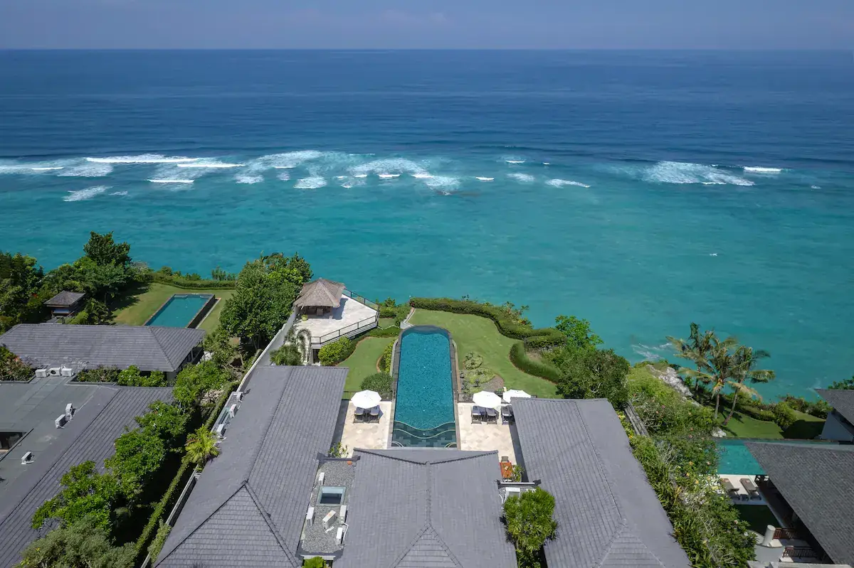 6 BR Infinity-Pool Spa Retreat Uluwatu — luxury 6-bedroom villa in Uluwatu, Bali, Indonesia