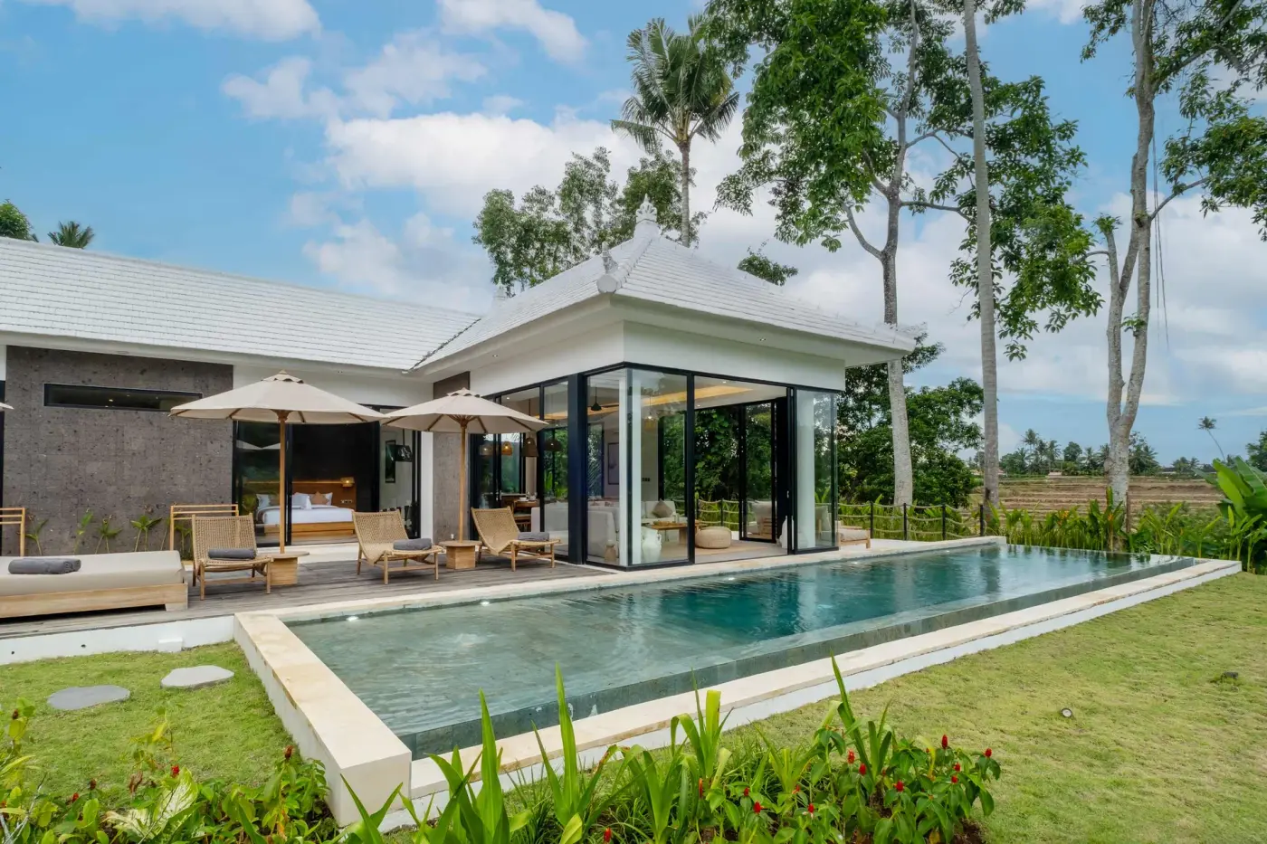 4 BR Glass Pavilion Retreat Ubud — luxury 4-bedroom villa in Ubud, Bali, Indonesia