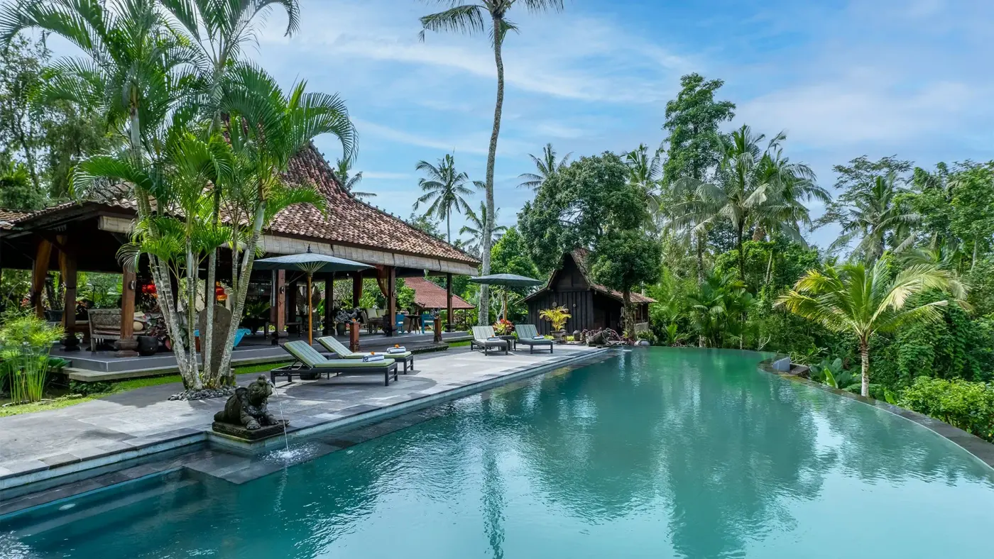 5 BR Jungle-View Infinity-Pool Villa Ubud — luxury 5-bedroom villa in Ubud, Bali, Indonesia