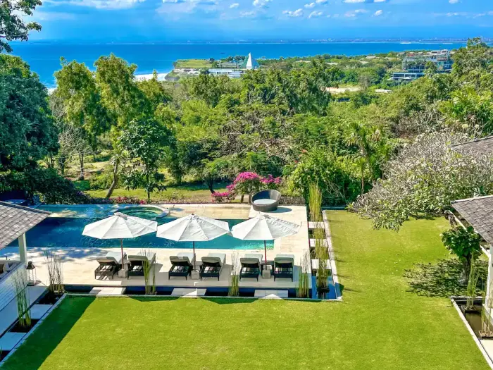 10 BR Wedding Infinity-Pool Estate Uluwatu — luxury villa in Uluwatu, Bali