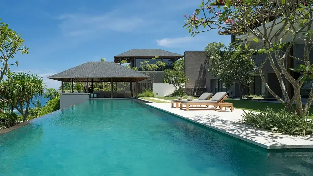 5 BR Infinity-Pool Tropical-Modern Retreat Uluwatu, Uluwatu, Bali, Indonesia — photo 2 of 14