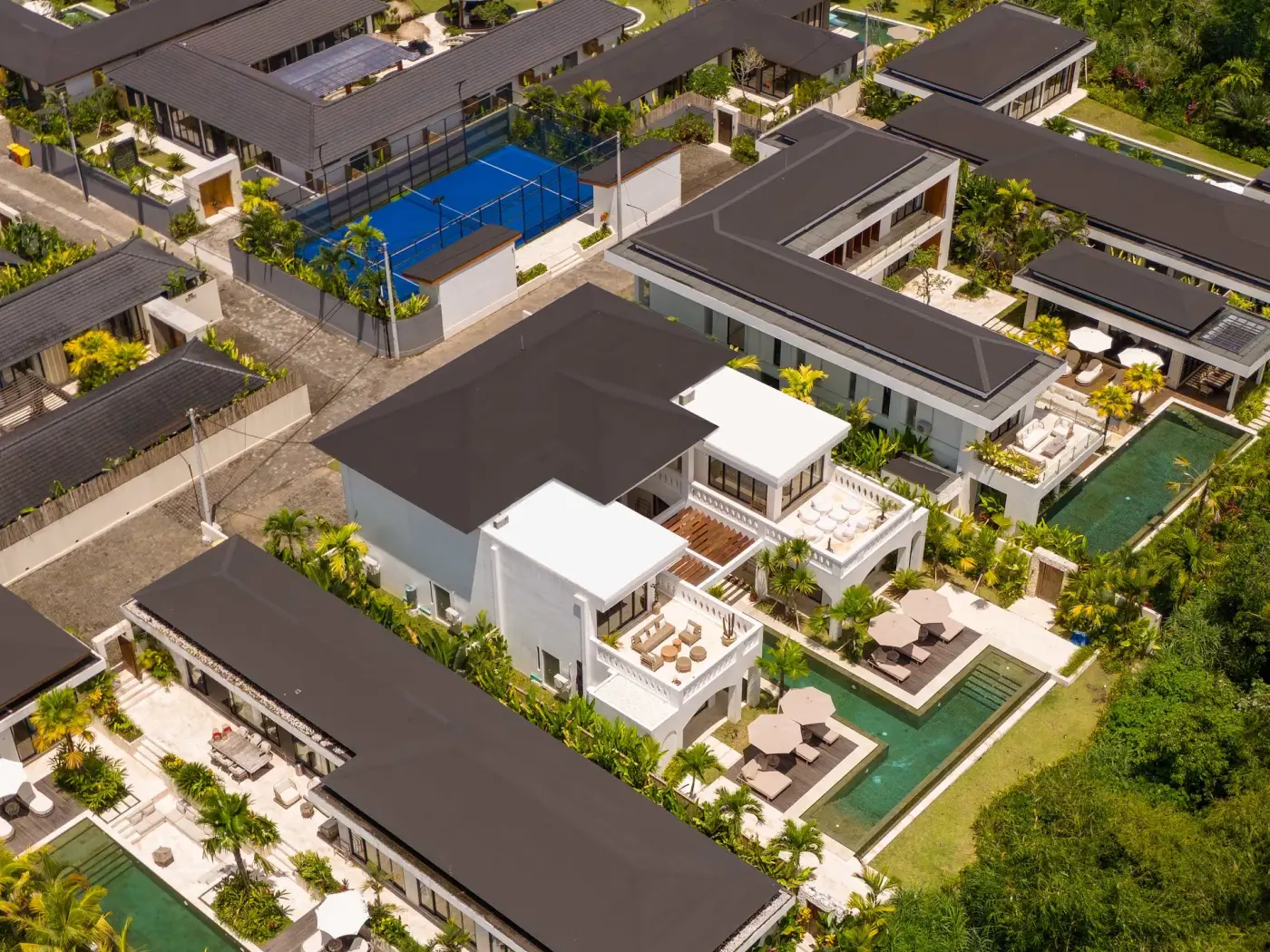 5 BR White Mediterranean Villa Ubud — luxury 5-bedroom villa in Ubud, Bali, Indonesia