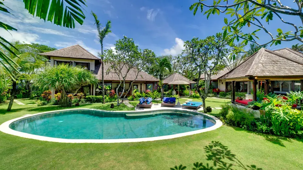 4 BR Tropical Garden Balinese Villa Canggu — luxury 4-bedroom villa in Canggu, Bali, Indonesia