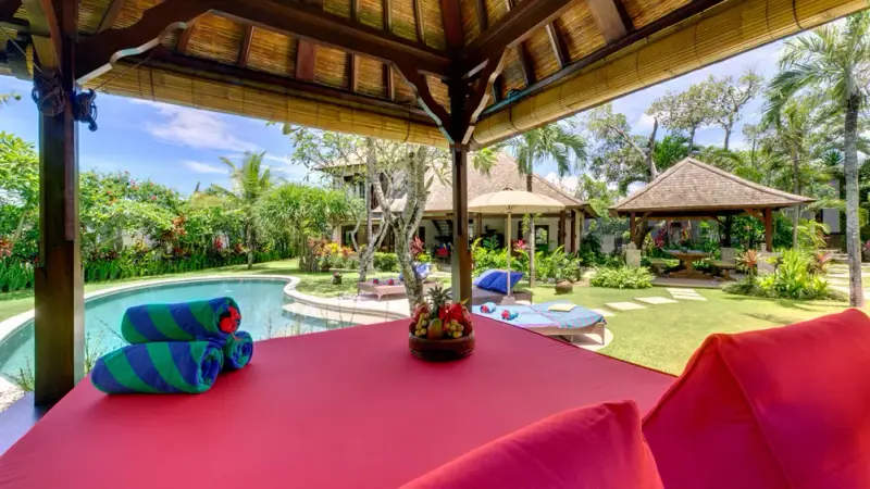 4 BR Tropical Garden Balinese Villa Canggu, Canggu, Bali, Indonesia — photo 2 of 13