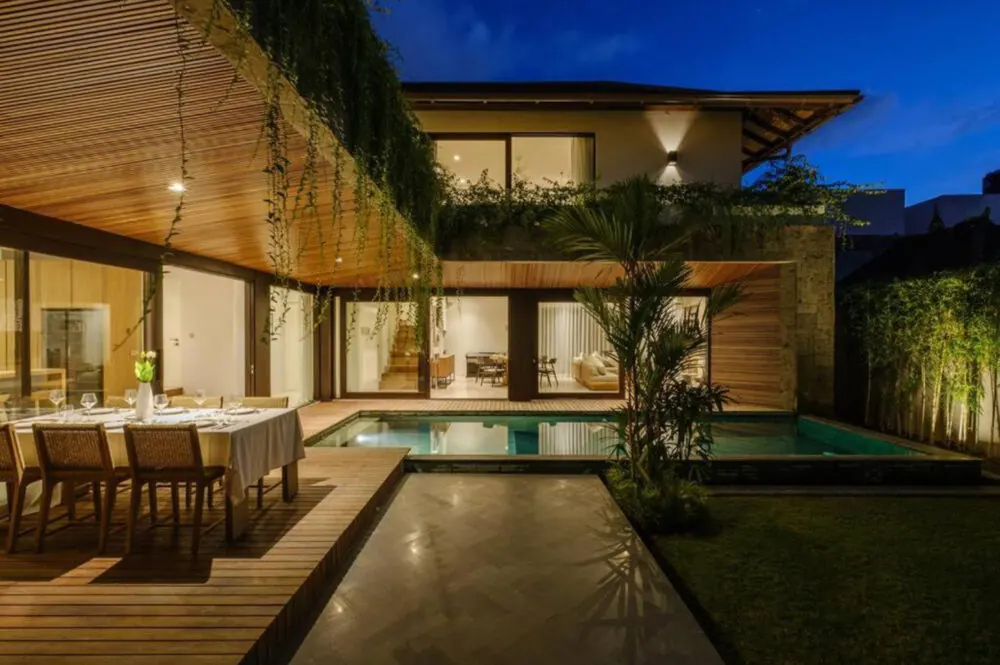 3 BR Tropical-Modern Courtyard Villa Canggu, Canggu, Bali, Indonesia — photo 3 of 20