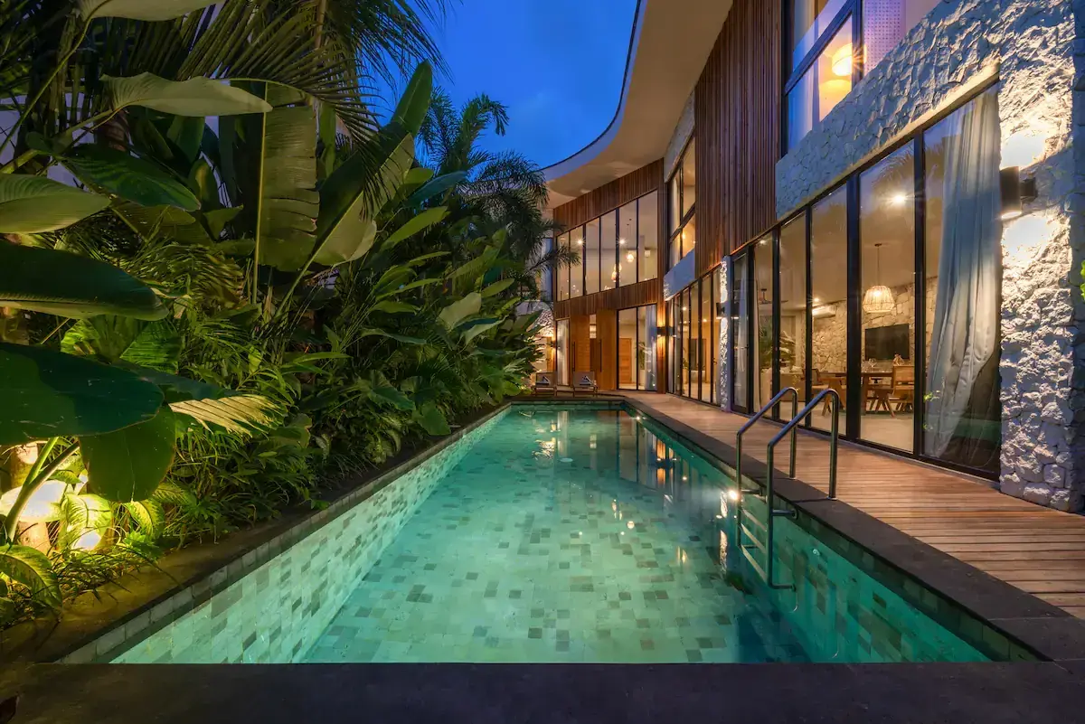 5 BR Walk-to-Beach Tropical-Modern Villa Canggu — luxury 5-bedroom villa in Canggu, Bali, Indonesia