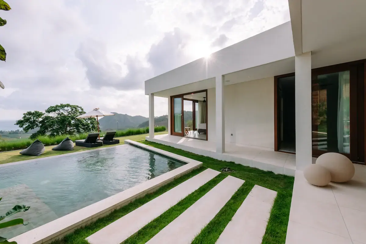4 BR Modern Hilltop Retreat Lombok, Lombok, Indonesia — photo 2 of 30