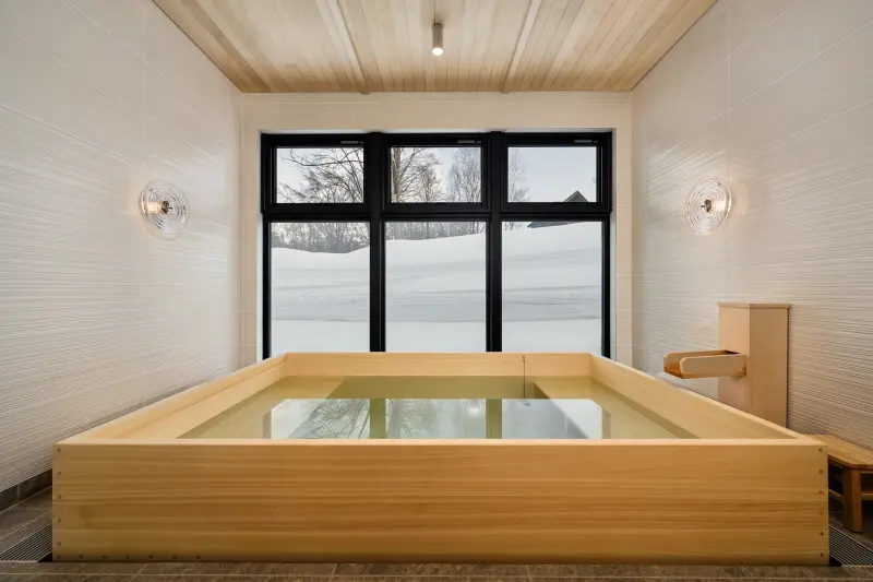 4 BR Architect-Designed Onsen Chalet Niseko, Niseko, Japan — photo 3 of 16