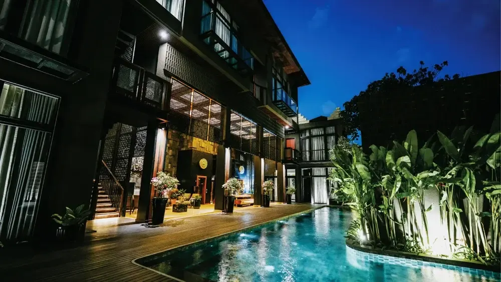 8 BR Tropical-Modern Pool Estate Canggu — luxury villa in Canggu, Bali